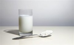 揭開嬰幼兒奶粉背后秘密：“國家隊”也現(xiàn)不合格